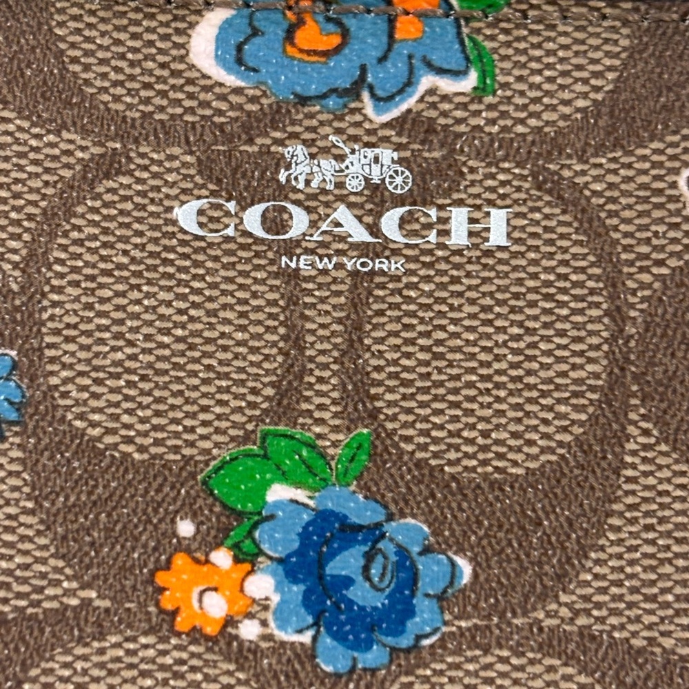 Coach Floral Print Wristlet NWOT - Picture 2 of 5